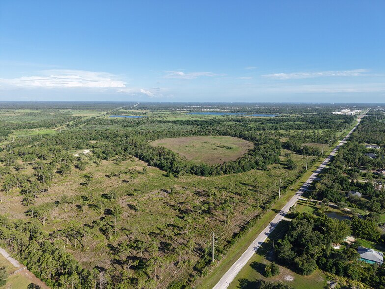7090 N Toledo Blade Blvd, North Port, FL à vendre - Photo de l’immeuble – Image 2 sur 5