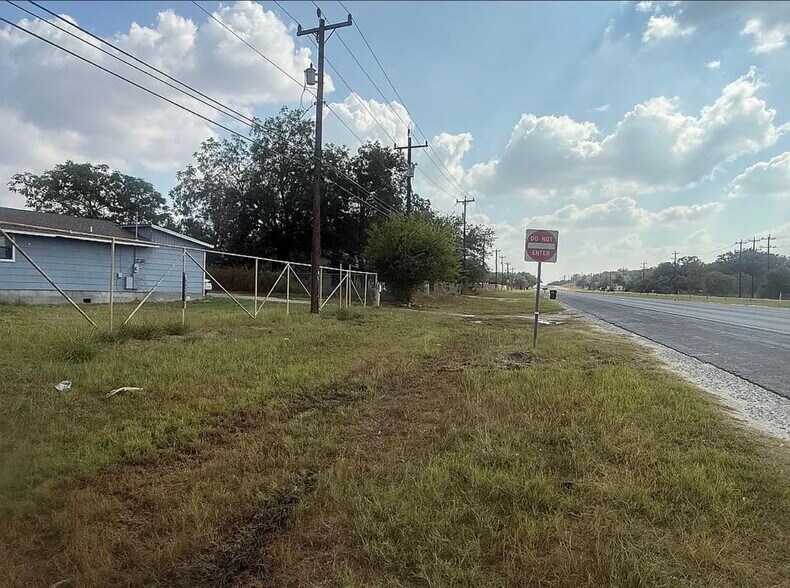 21750 US Highway 281 S, San Antonio, TX à louer - Photo de l’immeuble – Image 2 sur 13
