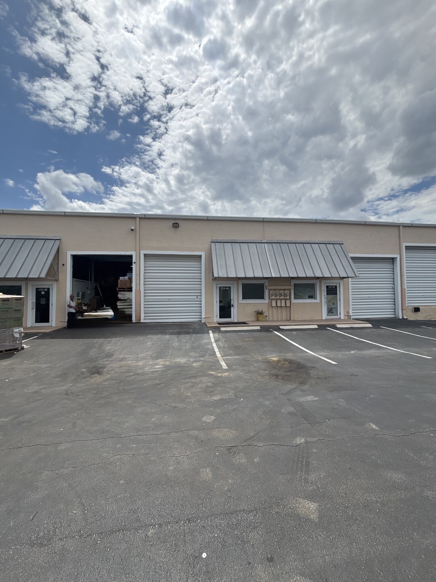 1200-1340 Stirling Rd, Dania Beach, FL à louer Photo de l’immeuble– Image 1 sur 7