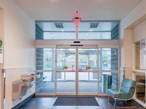 10535 NE Glisan St, Portland, OR à louer Photo intérieure– Image 1 sur 9