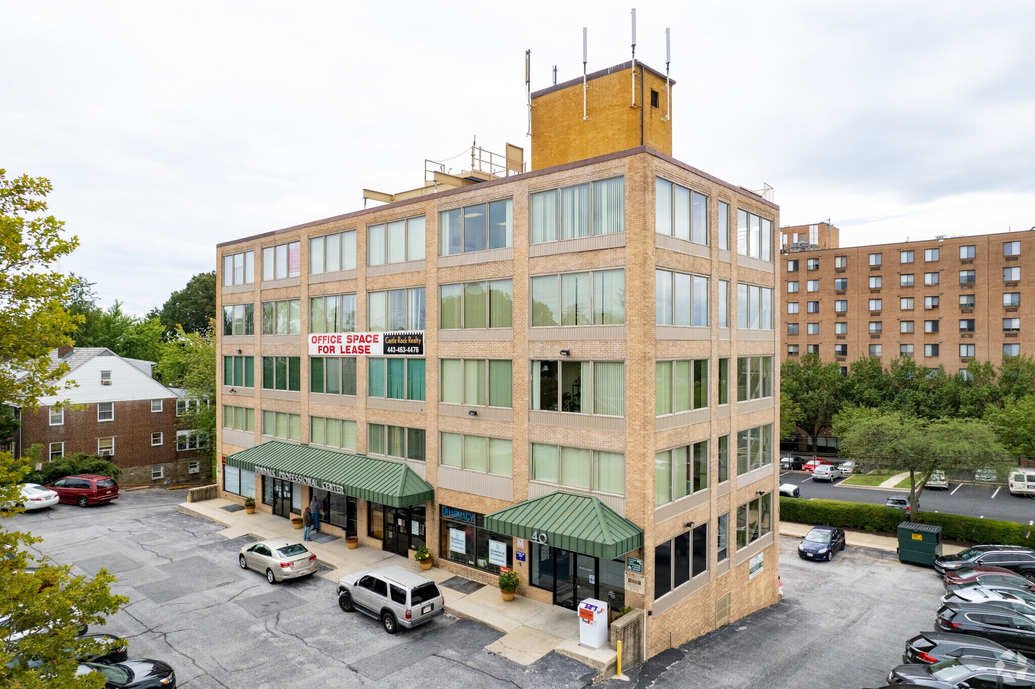 40 S Dundalk Ave, Baltimore, MD à louer Photo principale– Image 1 sur 7