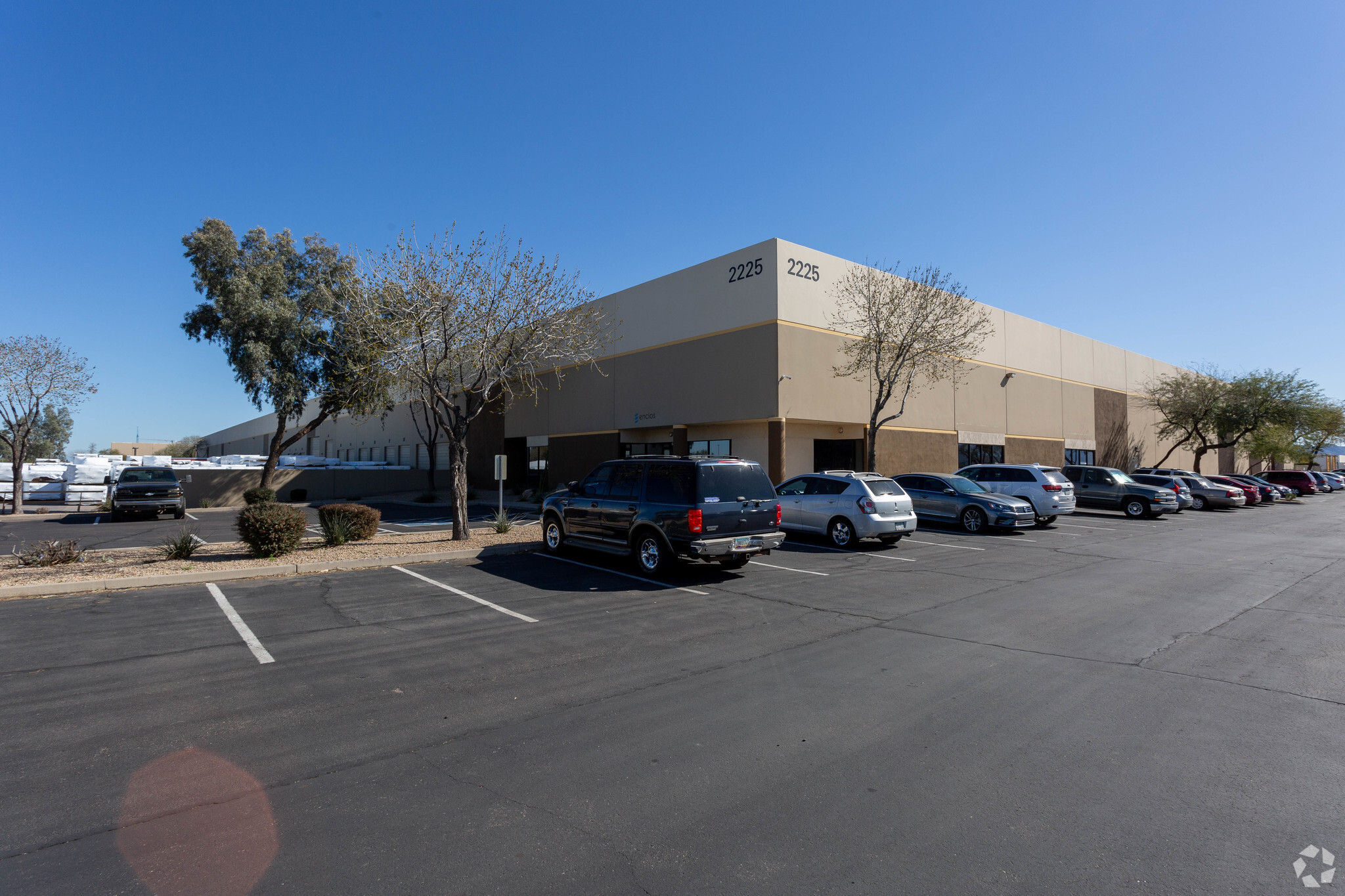 2225 S 43rd Ave, Phoenix, AZ à louer Photo de l’immeuble– Image 1 sur 5