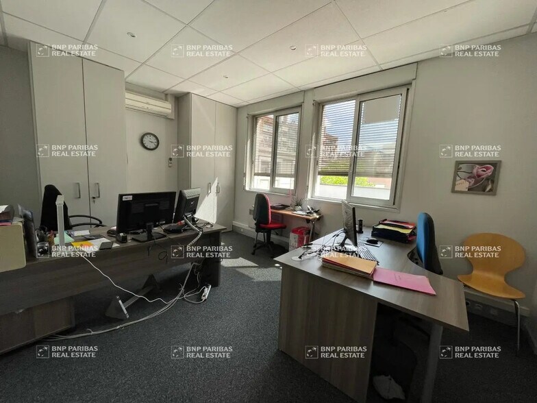 Bureau dans Villeurbanne à louer - Photo de l’immeuble – Image 2 sur 12