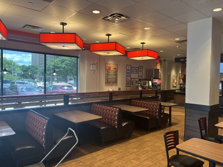 1340 Granville Payne Ave, Brooklyn, NY à louer - Photo intérieure – Image 3 sur 5