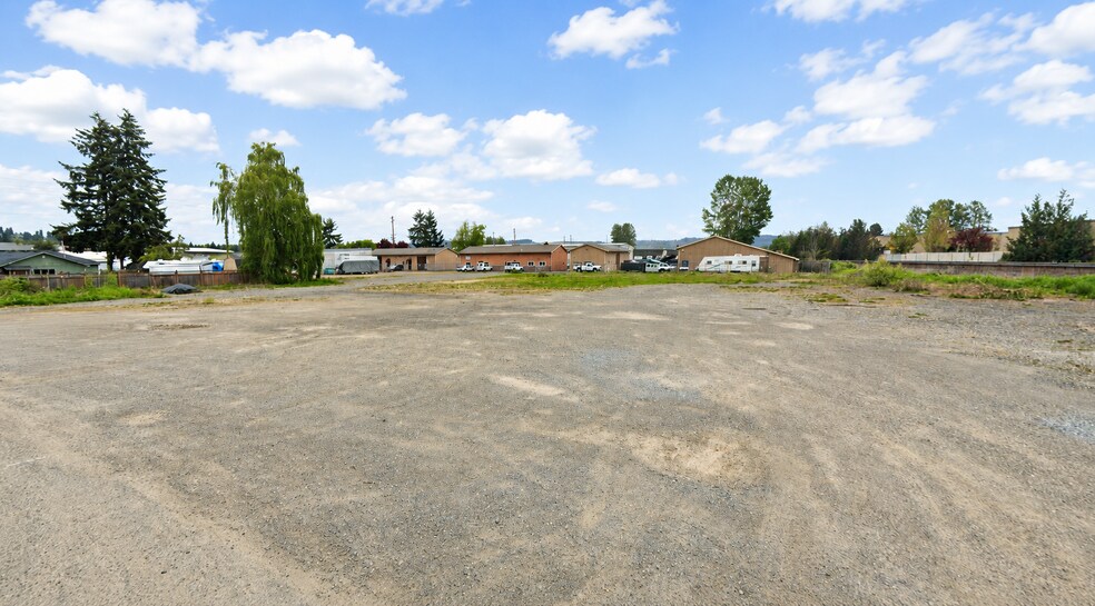 412 23rd St, Puyallup, WA à vendre - Photo de l’immeuble – Image 1 sur 2