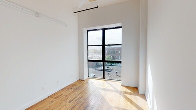 649 Morgan Ave, Brooklyn, NY à louer Photo intérieure– Image 1 sur 6