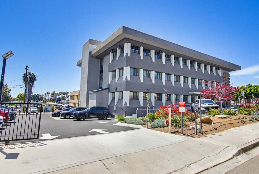 3033 Bunker Hill St, San Diego, CA à louer - Photo de l’immeuble – Image 2 sur 7