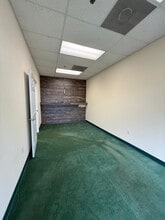 1525 NW 3rd St, Deerfield Beach, FL à louer Photo intérieure– Image 1 sur 6