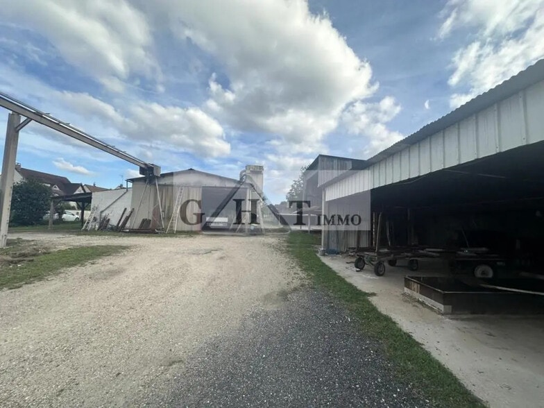 Industriel/Logistique dans Draveil à vendre - Photo de l’immeuble – Image 1 sur 8