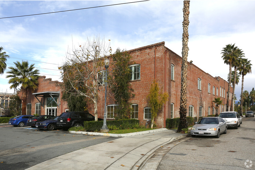 3850 Vine St, Riverside, CA à louer - Photo de l’immeuble – Image 3 sur 7