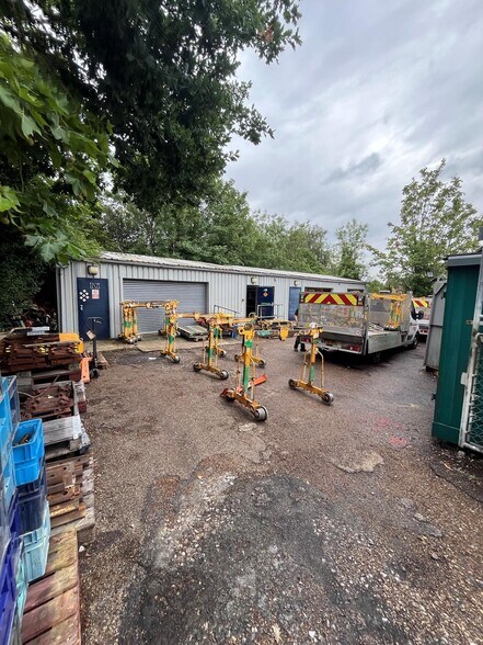 111 Alexandra Rd, Londres à louer - Photo de l’immeuble – Image 2 sur 5