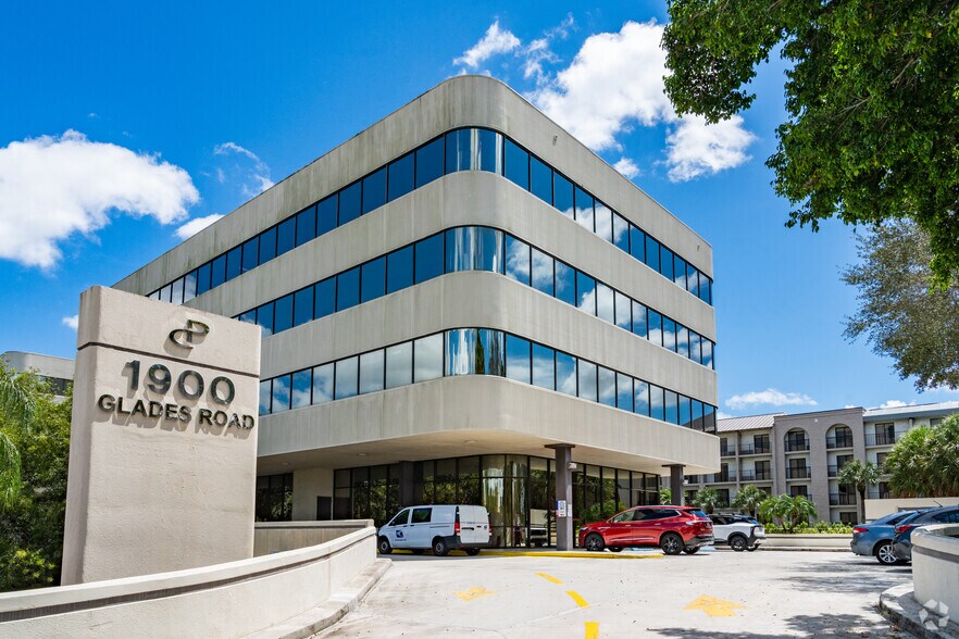 1900 Glades Rd, Boca Raton, FL à louer - Photo principale – Image 1 sur 8