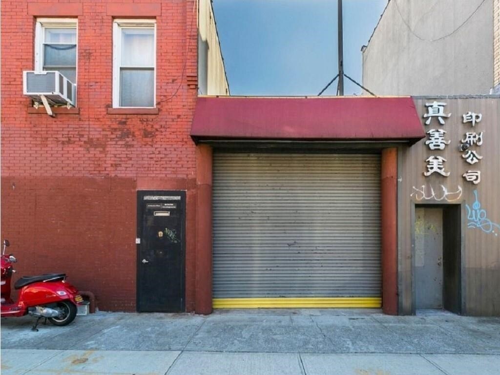 15 Denton Pl, Brooklyn, NY à vendre Photo de l’immeuble– Image 1 sur 2