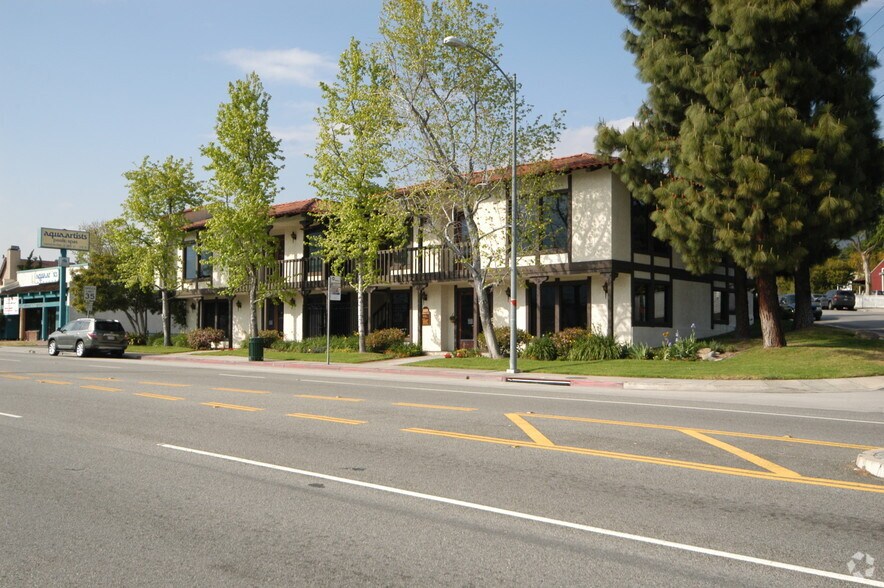 2609 Honolulu Ave, Montrose, CA à vendre - Photo de l’immeuble – Image 2 sur 3
