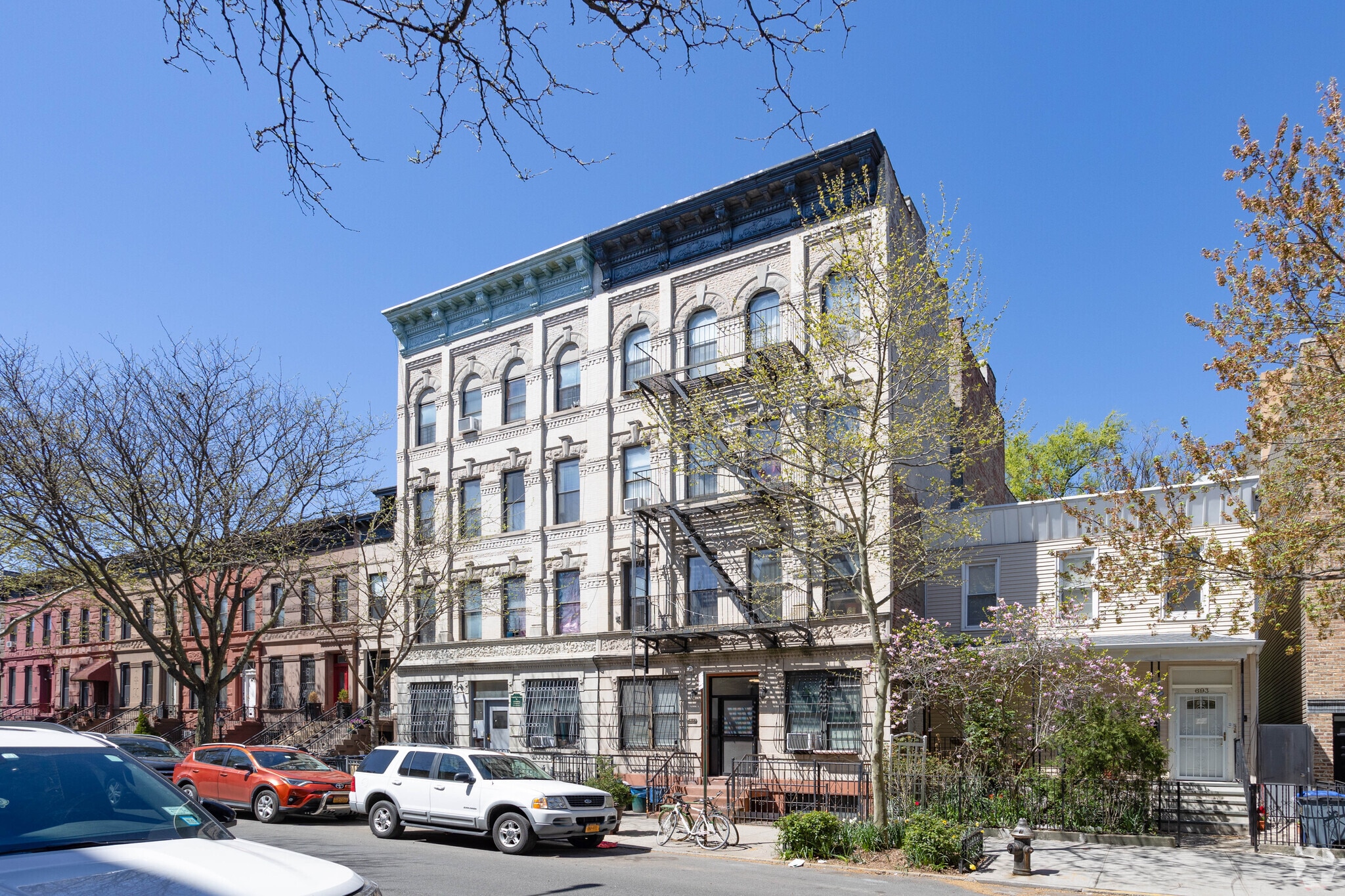 685 Jefferson Ave, Brooklyn, NY à vendre Photo principale– Image 1 sur 7