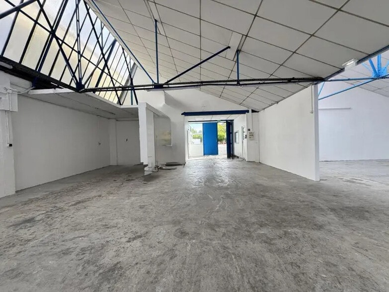 Local d’activités dans Montreuil à louer - Photo intérieure – Image 3 sur 11