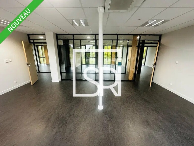 Bureau dans Châtel-Guyon à vendre - Photo intérieure – Image 2 sur 10