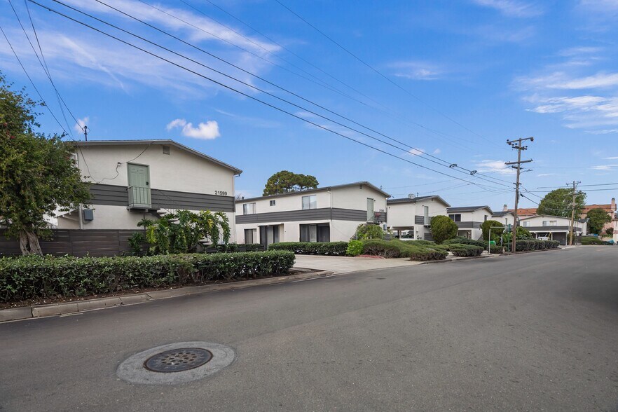 21501-21599 Westpark St, Hayward, CA à vendre - Photo de l’immeuble – Image 2 sur 20