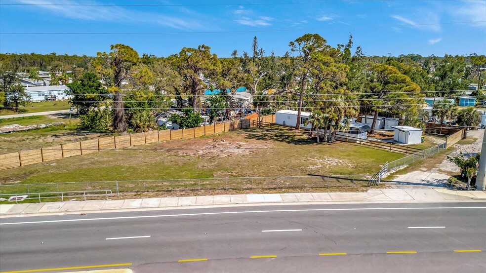 5061 Placida Rd, Englewood, FL à vendre - Photo de l’immeuble – Image 3 sur 44