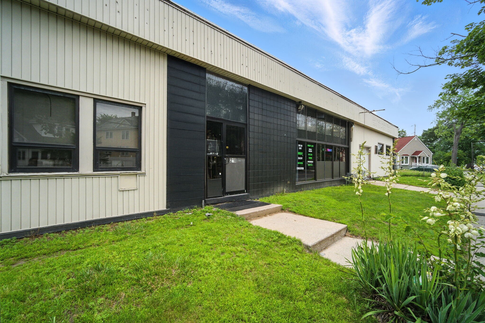 218 Saint James Blvd, Springfield, MA à vendre Photo de l’immeuble– Image 1 sur 25