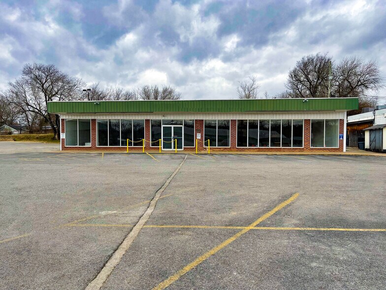 1153 S School Ave, Fayetteville, AR à louer - Photo de l’immeuble – Image 3 sur 5