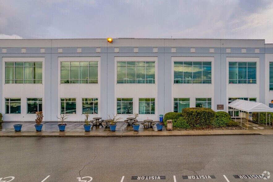 18111 Blundell Rd, Richmond, BC à louer - Photo de l’immeuble – Image 2 sur 10