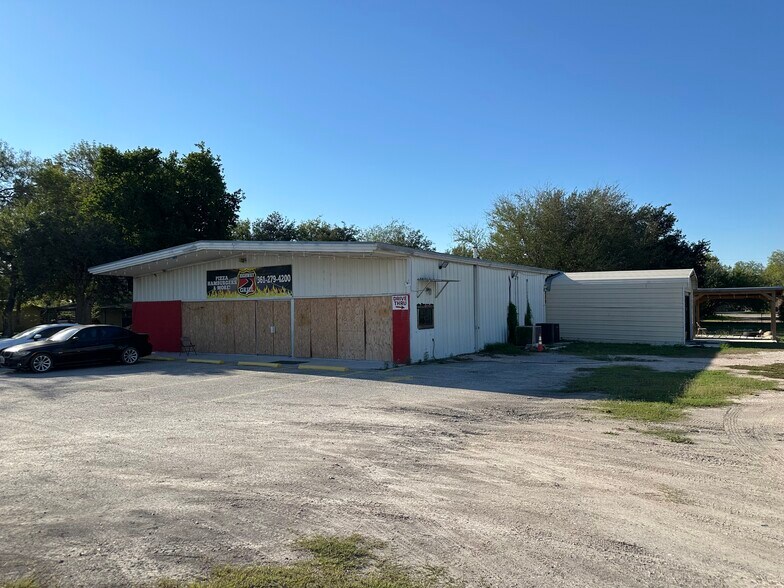 806 E Gravis St, San Diego, TX à vendre - Photo de l’immeuble – Image 3 sur 21