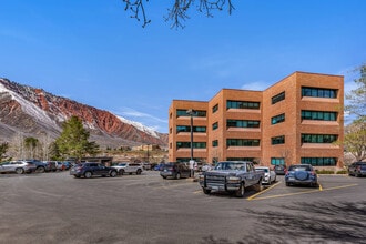 201 Centennial St, Glenwood Springs, CO à louer Photo de l’immeuble– Image 2 sur 6