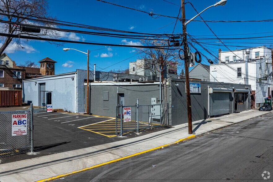 11 Brookdale Ave, Newark, NJ à louer - Photo principale – Image 1 sur 12