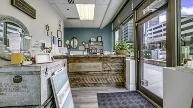 1700 Dickson Av, Kelowna, BC à louer Photo intérieure– Image 1 sur 5