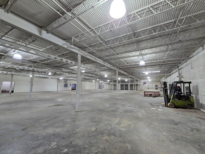 3021 NW Northwest Blvd, Gastonia, NC à louer - Photo de l’immeuble – Image 2 sur 7