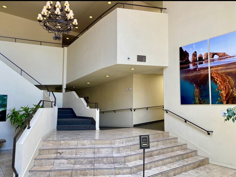 1601 Carmen Dr, Camarillo, CA à louer - Photo intérieure – Image 3 sur 8