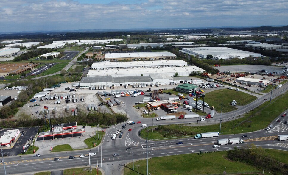131 Industrial Blvd, La Vergne, TN à louer - Photo principale – Image 1 sur 4