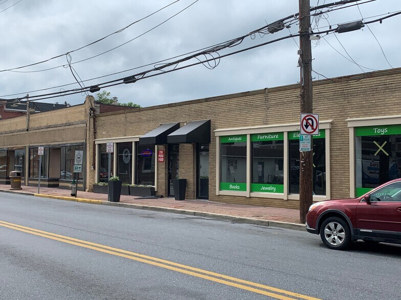 220-226 E Diamond Ave, Gaithersburg, MD à vendre - Photo de l’immeuble – Image 2 sur 3