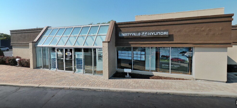 1119 S Milwaukee Ave, Libertyville, IL à louer - Photo de l’immeuble – Image 2 sur 6