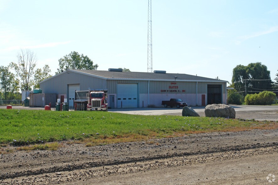 45390 Grand River Ave, Novi, MI à louer - Photo de l’immeuble – Image 3 sur 9