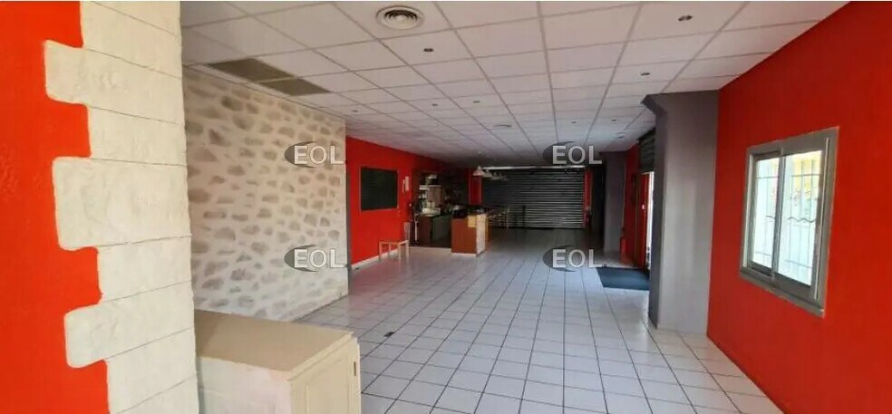 Local commercial dans Vitrolles à louer - Photo de l’immeuble – Image 2 sur 7