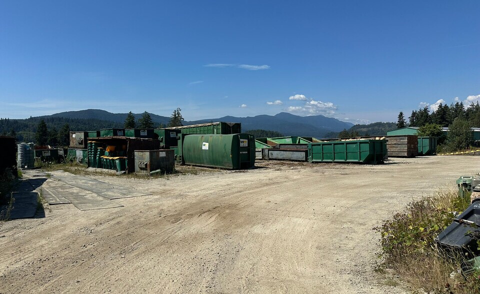 5926 Sechelt Inlet Rd, Sechelt, BC à vendre - Photo de la construction – Image 3 sur 3