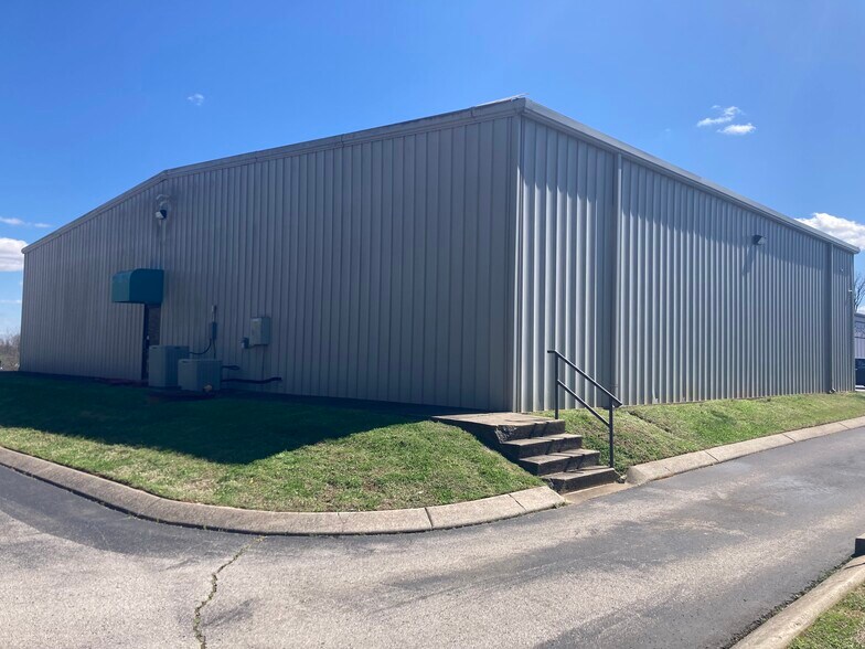 2484 Park Plus Dr, Columbia, TN à louer - Photo de l’immeuble – Image 3 sur 3