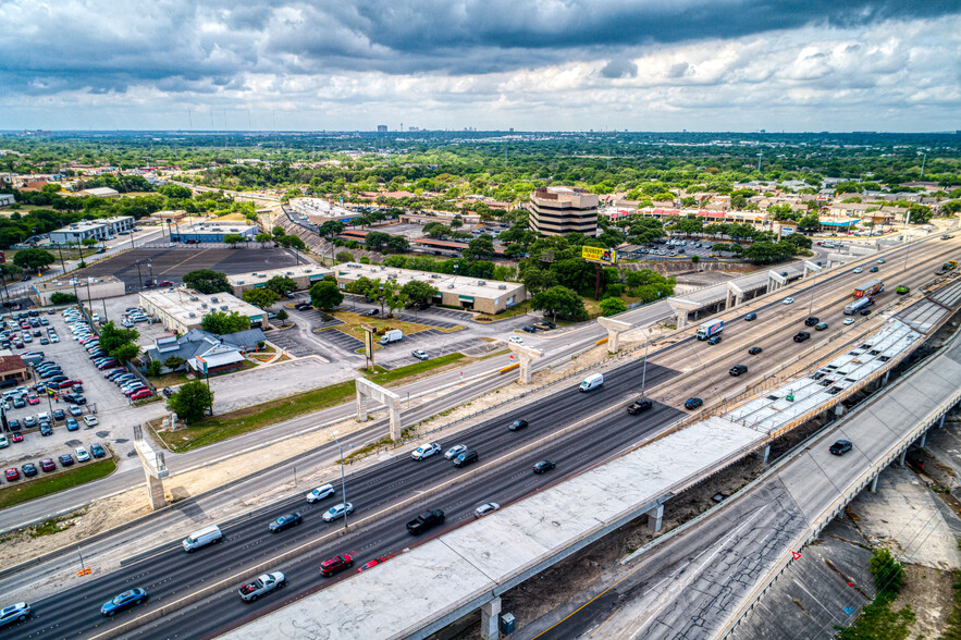 2800 NE Loop 410, San Antonio, TX à louer - Photo de l’immeuble – Image 2 sur 27
