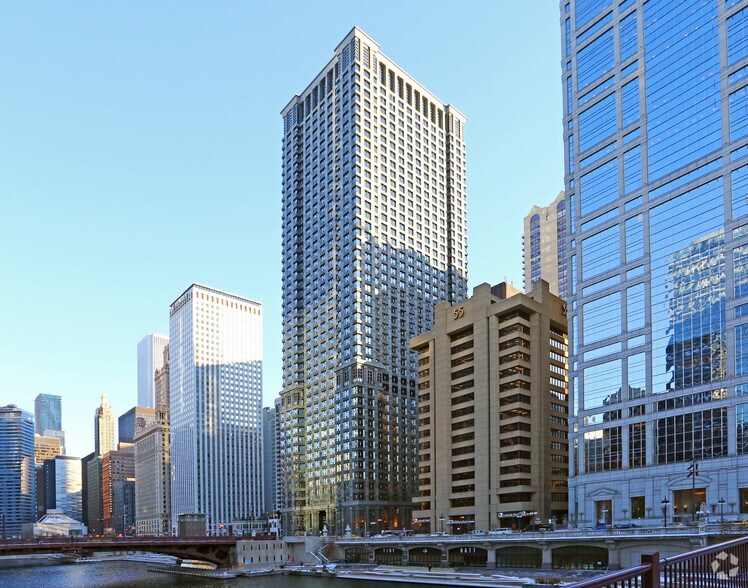 35 W Wacker Dr, Chicago, IL à louer - Photo de l’immeuble – Image 2 sur 13