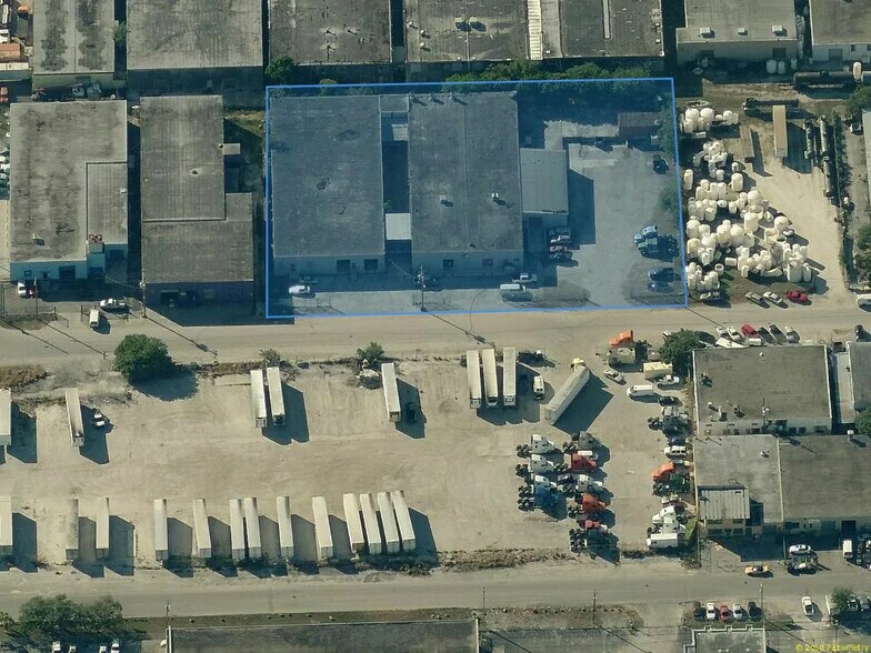 Two Dock High Warehouses Plus Yard portefeuille de 3 biens à vendre sur LoopNet.fr - Plan de site – Image 3 sur 12