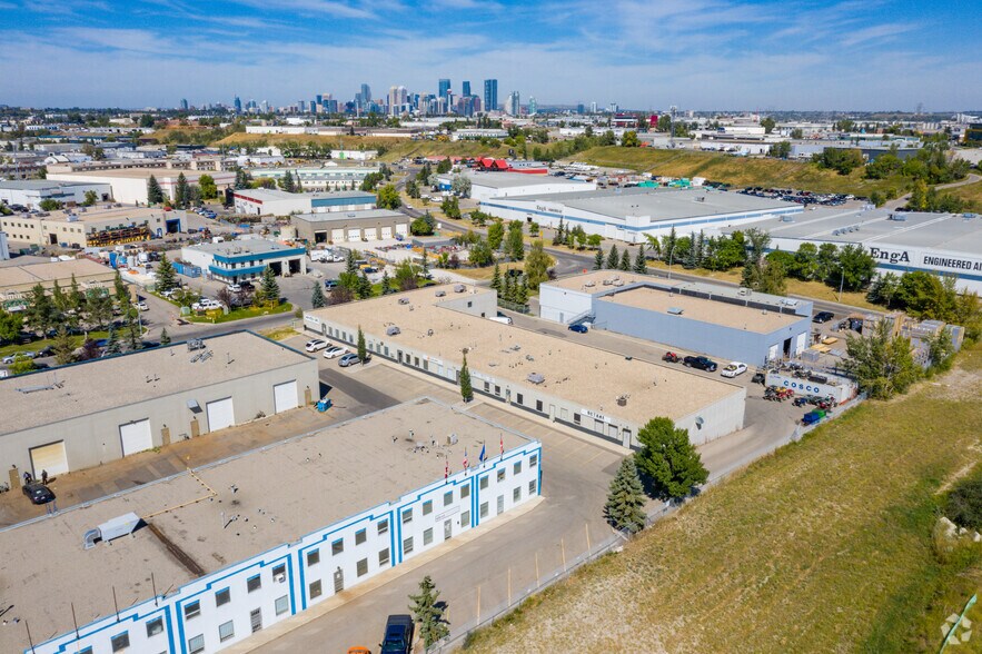 5030 13th St SE, Calgary, AB à louer - Aérien – Image 3 sur 14