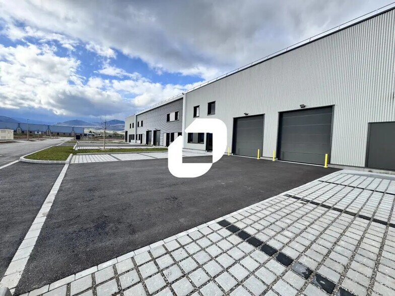 10 Rue Des Artisans, Bergheim à louer - Photo de l’immeuble – Image 1 sur 6