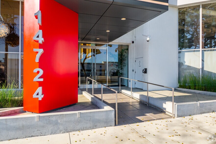 14724-14726 Ventura Blvd, Sherman Oaks, CA à louer - Photo de l’immeuble – Image 3 sur 5