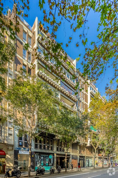 Bureau dans Carrer de la Diputació, 188-196, Barcelone à louer - Photo de l’immeuble – Image 2 sur 2
