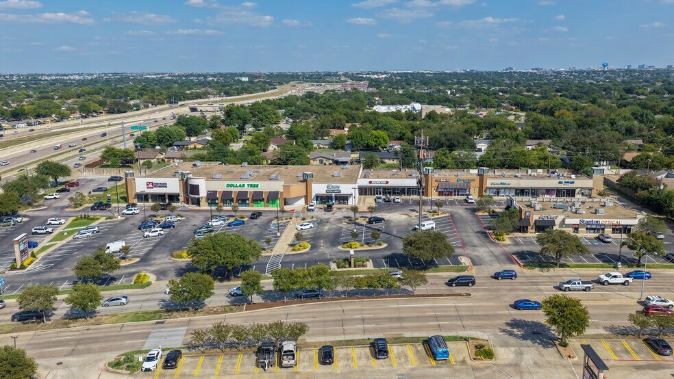2510-2540 N Josey Ln, Carrollton, TX à louer - Photo de l’immeuble – Image 1 sur 3