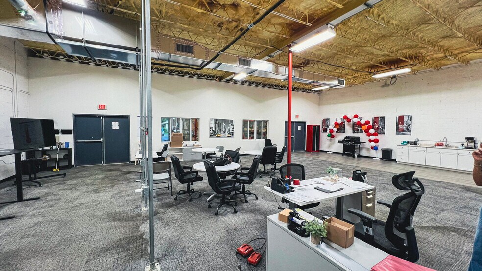 702-710 NW 9th ave, Fort Lauderdale, FL à louer - Photo de l’immeuble – Image 2 sur 7