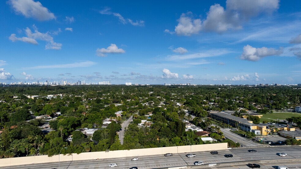 NE Corner Of Northwest 7th Ave, Miami, FL à vendre - Photo principale – Image 1 sur 6