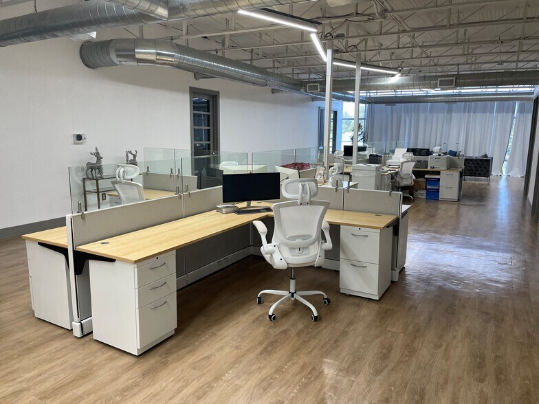 2840 S Bryan Ave, Fort Worth, TX à louer - Photo de l’immeuble – Image 2 sur 7